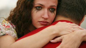 ผมรักเขา แต่ เขายัง ใช้ชีวิต อยู่กับผู้ชายคนนั้น ผมก็ไม่ค่อยโอเค