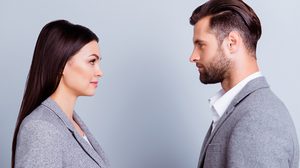 จะเกิดอะไรขึ้น หากเรา จ้องตา กับอีกฝ่ายเป็นเวลา 10 นาที เรามีคำตอบ!