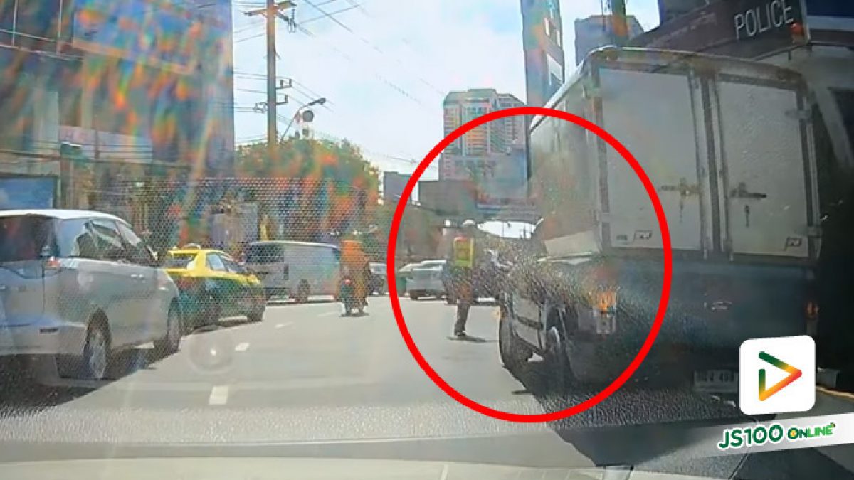 ผมบีบแตรเตือนแล้วก็ยังทับเส้นทึบเข้ามา เป็นไงล่ะโดนเรียกเลย (25/10/2021)