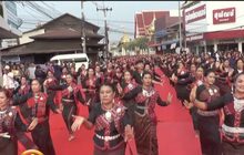 มหกรรมโปงลางยิ่งใหญ่ สไบผ้าไหมแพรวา กว่า 30 ล้านบาท