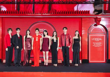 L’Oréal Paris เปิดตัวลิปฉ่ำวาว Laque Resistance ส่งตรงจากปารีสมาถึงกรุงเทพ จับมือ ชมพู่ ออกแบบ Special Charm น่ารักเกินต้าน พร้อม ณิชา, เบ็คกี้ อวดสีปากสวยสะกด กลางห้างเซ็นทรัลเวิลด์