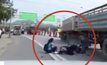 วินาทีชีวิต! เด็กสาวหวิดถูก 18 ล้อทับ