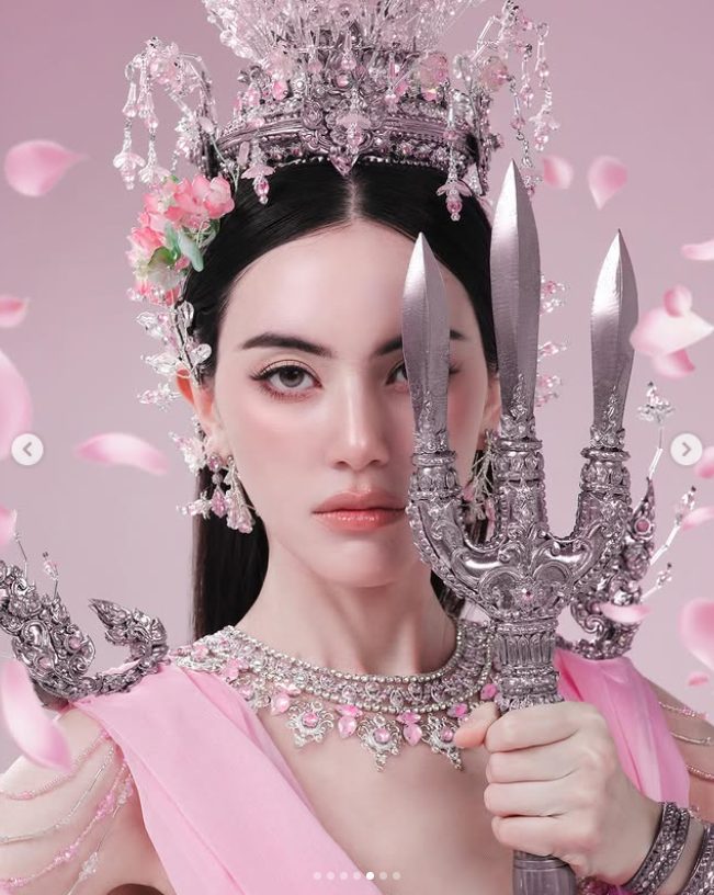 ใหม่ ดาวิกา