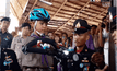 น้องทาม เด็กไร้แขน รับจักรยานพระราชทาน