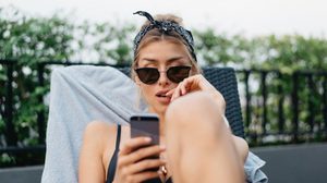 พอได้แล้ว! 6 เหตุผลที่คุณควรหยุด ส่องแฟนเก่า ของคนรัก