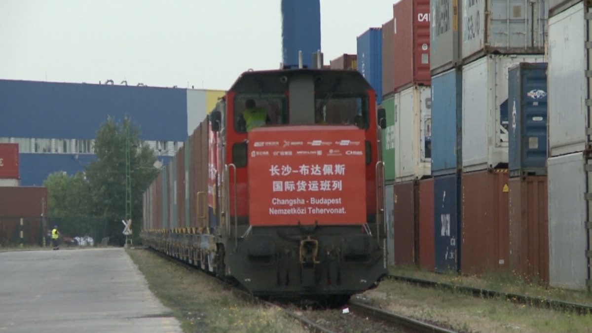 รถไฟขนส่งสินค้าจีน-ฮังการีเที่ยวแรก เดินทางถึงฮังการีแล้ว