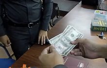 ตำรวจพัทยาจับกุมชาวอินเดียพกเงินปลอม