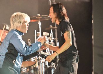 ช็อตหาดูยากมาก!! Bodyslam – Y Not 7 x อ่ำ อัมรินทร์ – Retrospect – ต้า Mr. Team – Little John ขึ้นแจมบนเวทีพร้อมกันโดยไม่ได้นัดหมาย บนเวทีคอนเสิร์ต “Farm Fest ครั้งที่12” สิงห์ปาร์ค เชียงราย