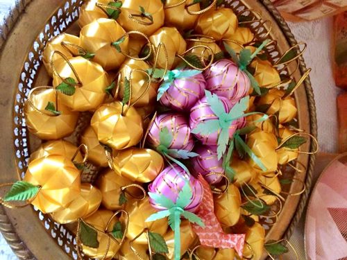 เหรียญโปรยทานส้ม