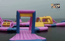 อีสาน-นักท่องเที่ยวแห่เล่นน้ำคลายร้อน