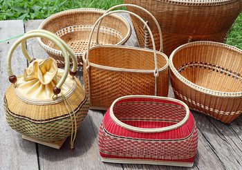 หมู่บ้านจักสานของดีอำเภอโพธิ์ทอง ภูมิปัญญาจักสานสู่สายตาชาวโลก