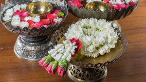 คาถาบูชาพ่อแม่ สวดได้ทุกวัน ชีวิตเจริญรุ่งเรืองแน่นอน