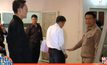 กรมโยธาฯ ลงพื้นที่ตรวจสอบสาเหตุการทรุดตัวของหมู่บ้านดัง