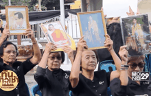 ผู้สูงอายุลำปาง แปรอักษรเลข ๙ แสดงความอาลัย
