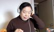 คุณยายชาวญี่ปุ่นทำงานเป็นดีเจเปิดแผ่น