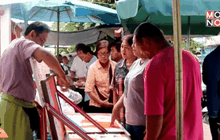 แผงสลากฯ คึกคัก รับออกรางวัล 3 ตัวหน้างวดแรก