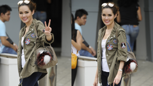 รองเท้า Flat Sandals เท่ๆแบบสาว ญาญ่าหญิง