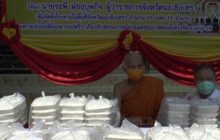 เจ้าอาวาสวัดโสธรฯบริจาคเงินสร้างโรงทาน