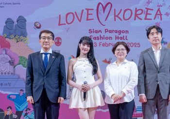 มินนี่ (G)I-DLE สร้างโมเมนต์สุดประทับใจในงาน “Love Korea 2025” แฟนๆ แน่นสยามพารากอน พร้อมชวนไปชมดอกพ็อตกตและเก็บสตรอว์เบอร์รี่ที่เมืองคยองจู
