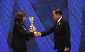 ปิดฉากการประชุม APEC 2022 ไทยมอบชะลอม ส่งไม้ต่อเจ้าภาพให้สหรัฐอเมริกา