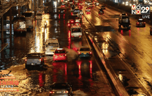 ฝนตกหนักทำน้ำท่วมขัง ถ.พหลโยธิน