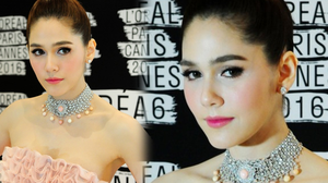 ซูมชัดๆ! ชมพู่ อารยา ลุคสวยหวาน เจิดจรัสระดับควีน ในงานพรมแดงคานส์ 2016