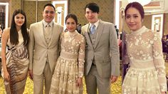 งานหมั้น 2 ตระกูลใหญ่ เจ้าสาวสวมชุดเรียบง่าย สวยหวานด้วยงานปักดอกไม้