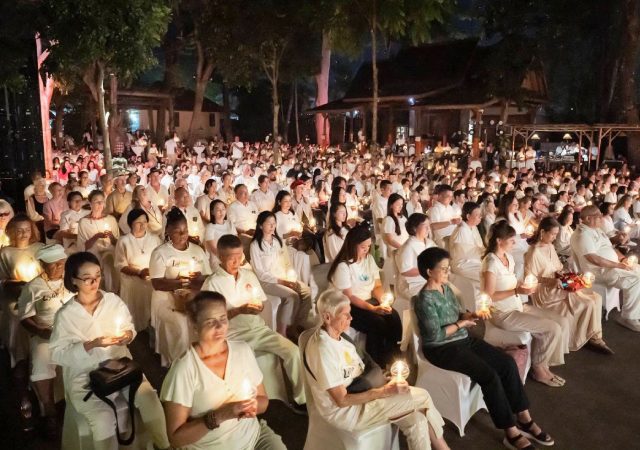 วัดพุทธบาหลี วัดพระธรรมกาย จัด วันสันติภาพสากล 78 ชาติ 1,300 กว่าคน ทำสมาธิ-จุดประทีปเพื่อสันติภาพ