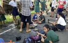 รถสองแถวรับส่งนักเรียนพลิกคว่ำบาดเจ็บ 26 คน