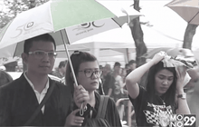 พสกนิกร ร่วมถวายสักการะพระบรมศพ แม้ฝนตก