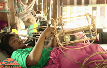 หนุ่มพิการสู้ชีวิต สานตะกร้าขาย หารายได้จุนเจือครอบครัว