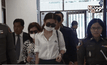 ศาลให้ประกันตัวโบรกเกอร์สาว-มารดา คดีรับโอนหุ้น “ชูวงษ์”