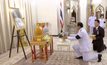 สมเด็จพระเจ้าอยู่หัว พระราชทานเสื้อยืดคอโปโล แก่นายกฯ-ครม.