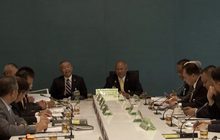 ผบ.ทบ.รับปากช่วยประสานถอนฟ้อง 7 พรรคขึ้นเวทีที่ปัตตานี