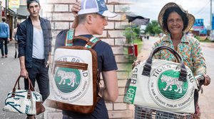 ฮือฮามาก ถุงปูนซีเมนต์ ขยะไทยที่คุ้นตา ในราคาแพง แถมดังไกลถึงต่างแดนอีกด้วย