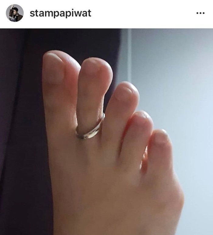 แสตมป์ โพสต์เรื่องแหวนแต่งงาน แฟนคลับโฟกัสเท้าภรรยา