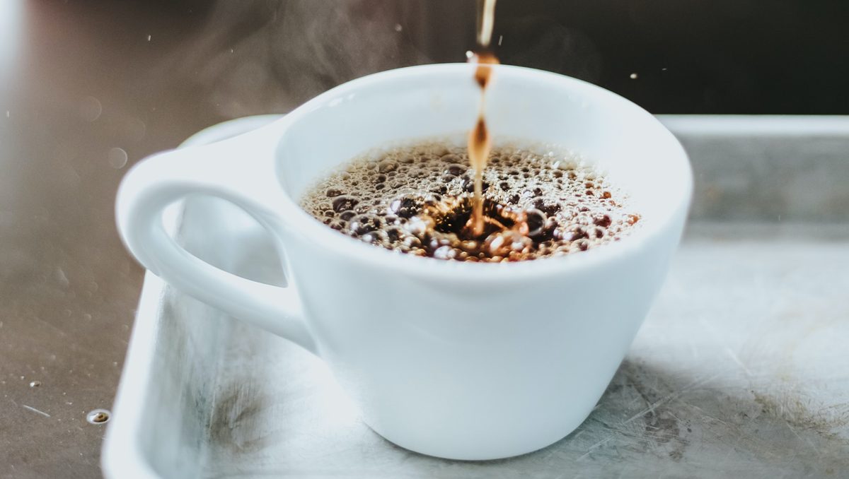 ข้อดีของการ ดื่มกาแฟ ที่มีคาเฟอีนธรรมชาติ เรื่องน่ารู้เกี่ยวกับการดื่มกาแฟ