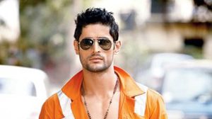 10 สุดยอด พระเอกอินเดีย หล่อจริง ล่ำจัง ใจละลาย