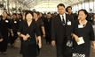 ประชาชนรอเข้าถวายสักการะพระบรมศพ