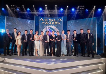 “ไมค์ พิรัชต์ – มิ้นต์ ชาลิดา” ร่วมงานกาล่าดินเนอร์สุดยิ่งใหญ่ สัมผัสนวัตกรรมใหม่แห่งวงการความงาม ในงาน “A NIGHT OF STELLAR HONORS – AESLA AWARDS 2024” เพื่อมอบรางวัลแก่แพทย์ความงามระดับแนวหน้า