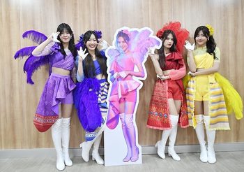 ภาพยนตร์ “ผ้าผีบอก” กระแสดีเกินต้าน วี -โมบายล์ -ปูเป้ และจีจี้ วง BNK48 นำทัพจัดเต็มเพลง “หมกกบ”ประเดิมโชว์ชุดสุดอสังการครั้งแรก