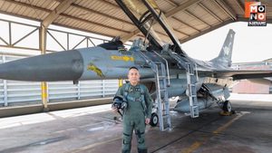 ปลัดกห. ลงพื้นที่กองบิน 1 โคราช ร่วมบิน F-16BM สังเกตการณ์ภารกิจ ย้ำบทบาทกำลังรบพิทักษ์น่านฟ้า