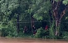 น้ำป่าทะลักชาวบ้านติดเกาะร้องขอความช่วยเหลือ
