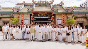 “หนุ่ม กรรชัย” – “หมอช้าง” นำทัพ LYO ไหว้พระเพื่อความเป็นสิริมงคล ครบรอบ 5 ปี !