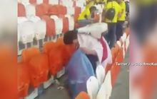แฟนบอลญี่ปุ่นโชว์สปิริต “เก็บขยะ” หลังจบเกม