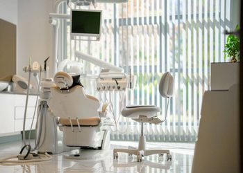 แนะนำคลินิกทำฟัน ใกล้ฉัน เบิกประกันสังคมได้ รักษาโดยทันตแพทย์ชำนาญการ