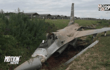 F 16 ขัดข้องไถลออกนอกรันเวย์ โคราช