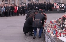 ไว้อาลัยเหยื่อโจมตีปารีส