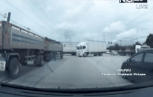 รถพ่วง 22 ล้อ หักหลบรถรอดหวุดหวิด จ. ฉะเชิงเทรา