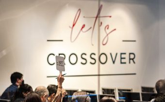 “Let’s Crossover” ประสบความสำเร็จงดงาม นักสะสมร่วมประมูลงานศิลปินชั้นครู ยอดรวมสูงถึง 36.7 ล้านบาท
